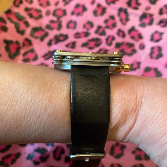 One of a Kind‼️ Wrist Gear watch - Picture 14 of 14